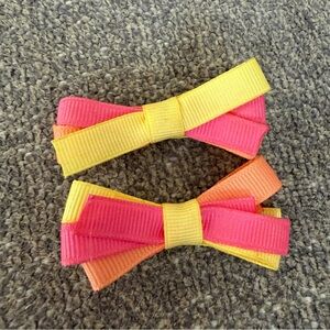 🎈5/$5 Bow Clip Set
